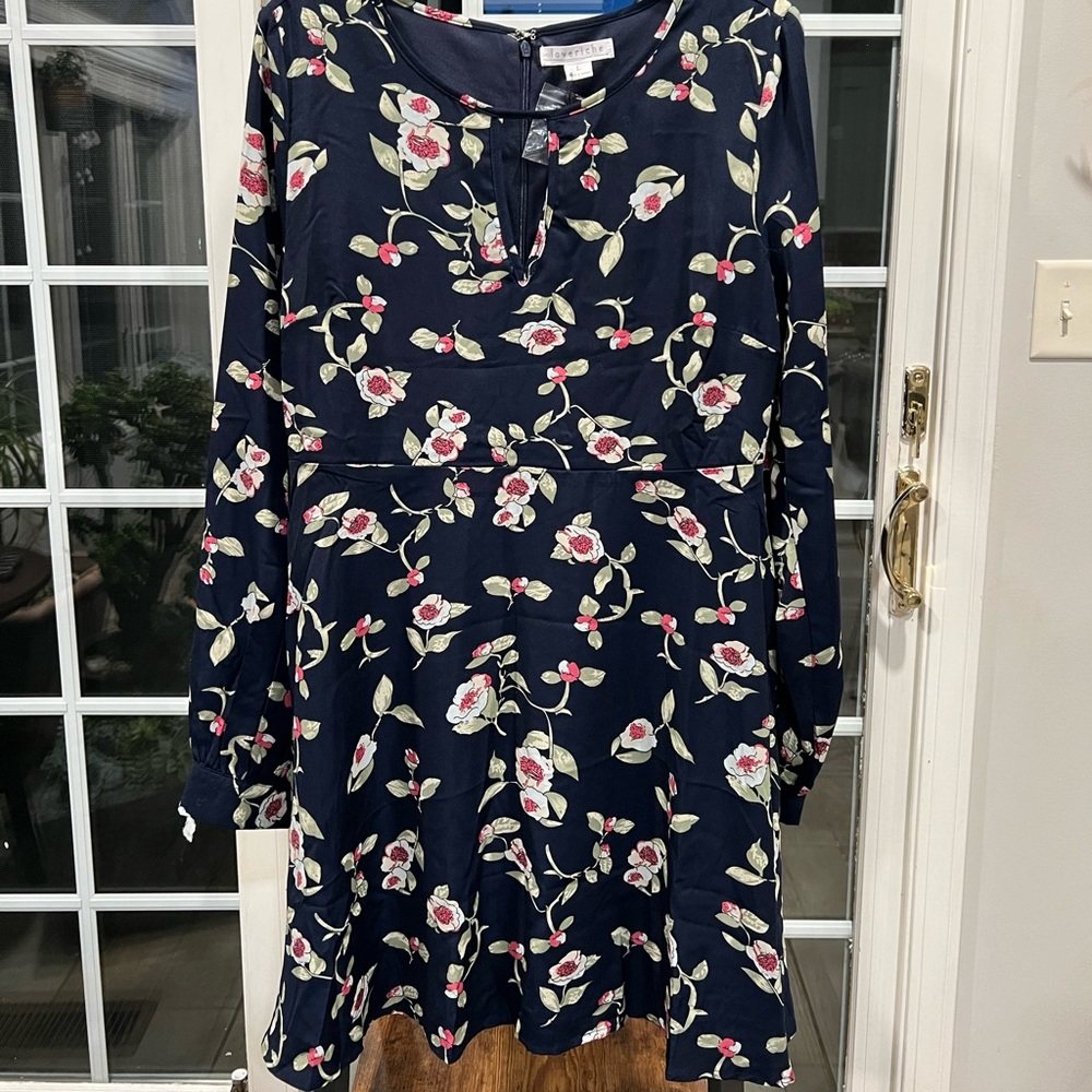 Loveriche floral dress. Size large. Excellent condition.